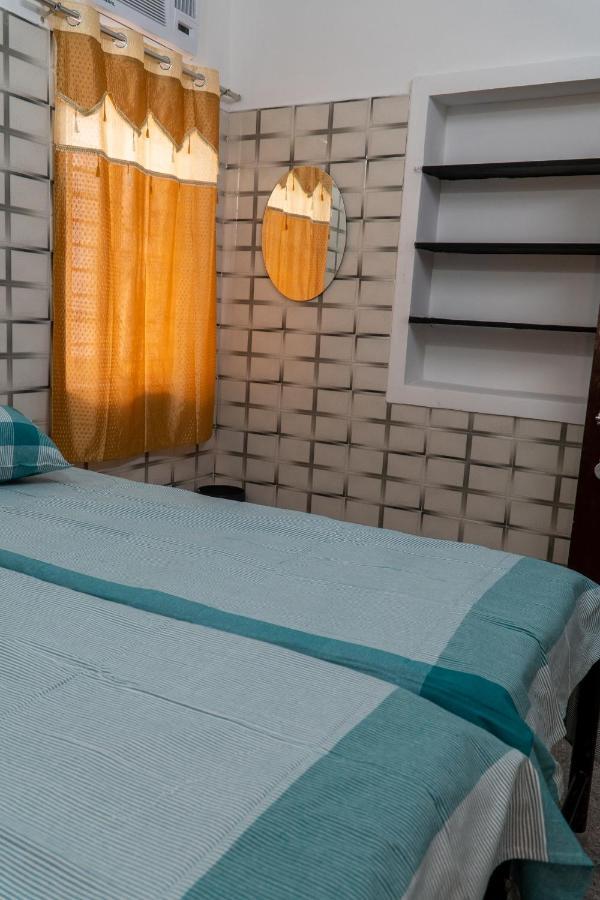 Lakshmi Paradise Lodge A/C Поллачі Екстер'єр фото
