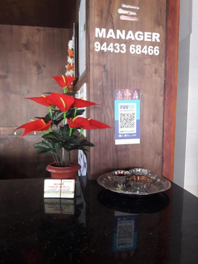 Lakshmi Paradise Lodge A/C Поллачі Екстер'єр фото